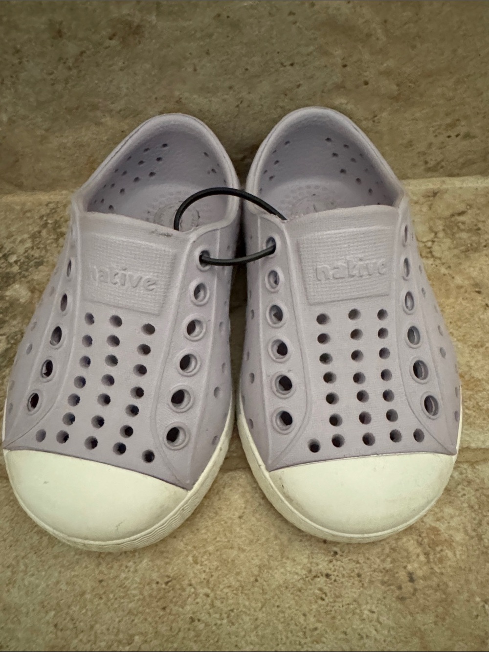 Girls native water shoes Jefferson lilac/white size c4 water slip in shoe sandal